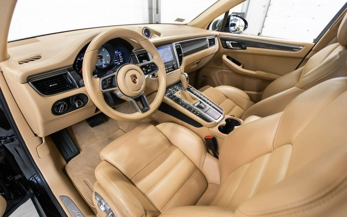 Porsche Macan cena 235000 przebieg: 51000, rok produkcji 2017 z Świeradów-Zdrój małe 781